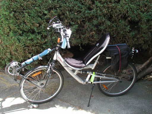 [Cruzbike in front of the dreaded wall o' juniper]